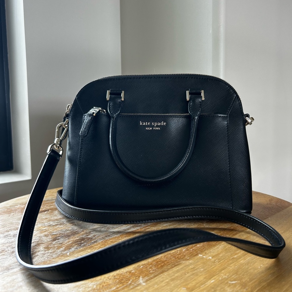 Set of 2 Kate spade purses. Medium size is 10” x 8”. 3 pockets.Small is  7”x 5” - Picture 10 of 10